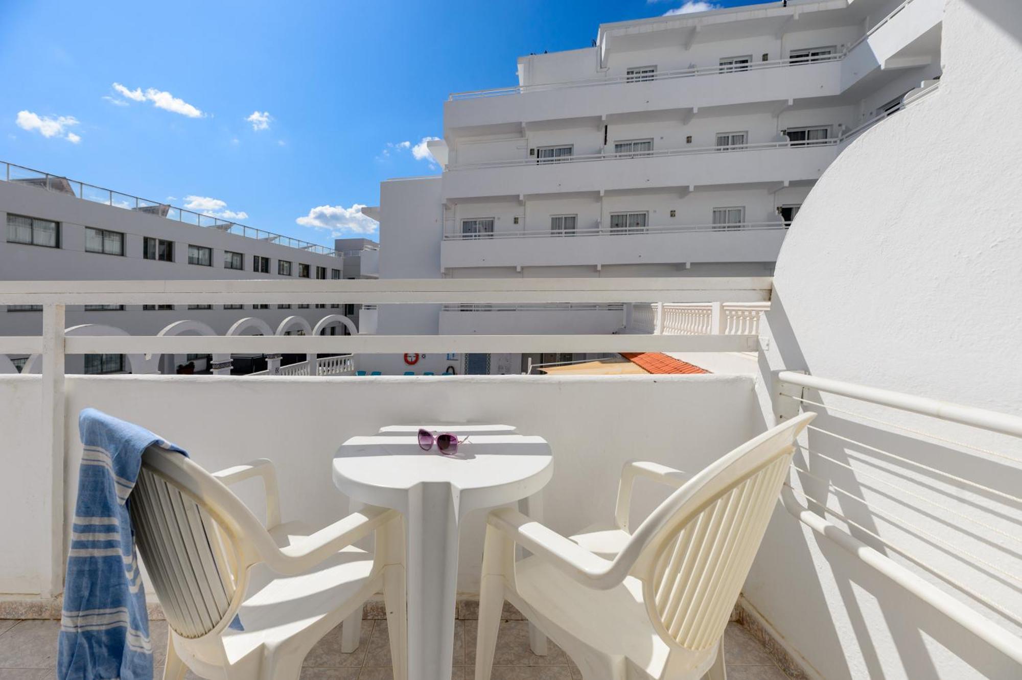 Hotel Apartamentos Vibra Lux Mar Ибица Экстерьер фото